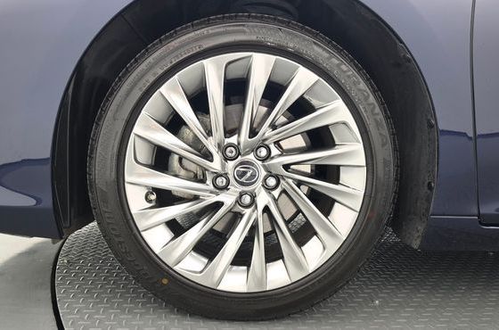 Lexus ES Executive — пробег 21 475 км — фото 5 из 5