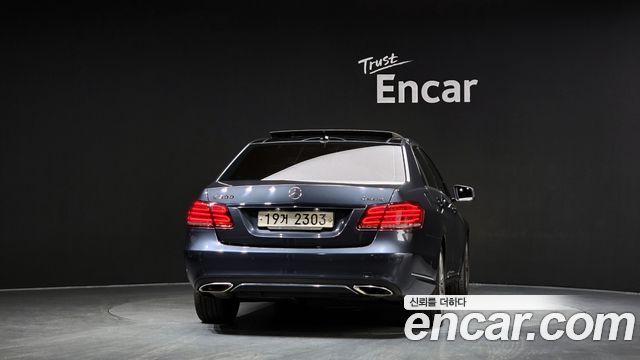 Mercedes-Benz E-Class E300 4MATIC Avantgarde — пробег 57 667 км — фото 4 из 5