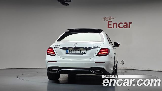 Mercedes-Benz E-Class E350 4MATIC AMG Line — пробег 90 522 км — фото 4 из 5