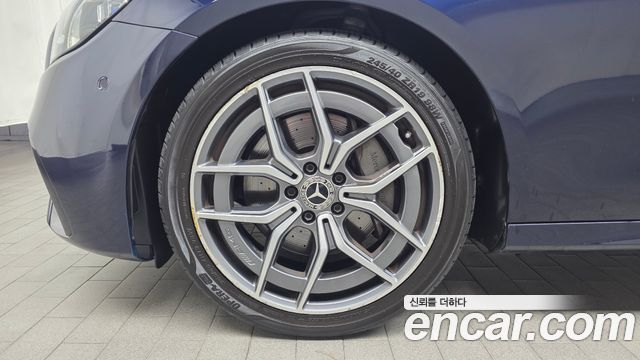 Mercedes-Benz E-Class E220d 4MATIC AMG Line — пробег 126 147 км — фото 5 из 5