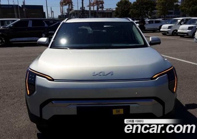 Kia EV3 Long Range 2WD Earth — пробег 1 км — фото 1 из 5