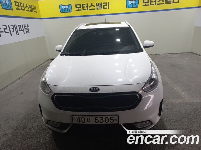 Kia Niro Prestige — пробег 108 406 км — фото 3 из 5