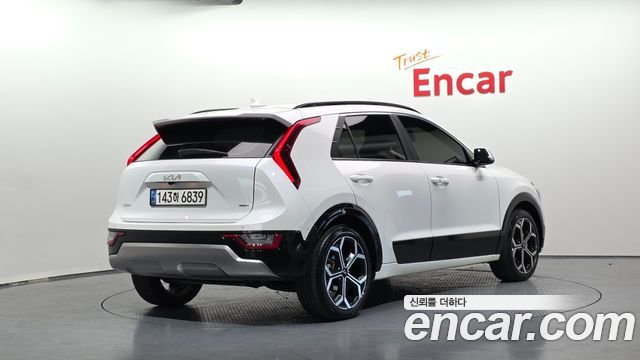 Kia Niro Signature — пробег 53 820 км — фото 2 из 5