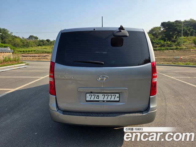 Hyundai Starex 11-Seater Wagon Smart — пробег 58 888 км — фото 4 из 5