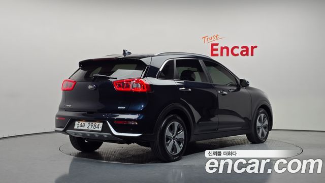 Kia Niro Noblesse — пробег 68 741 км — фото 2 из 5