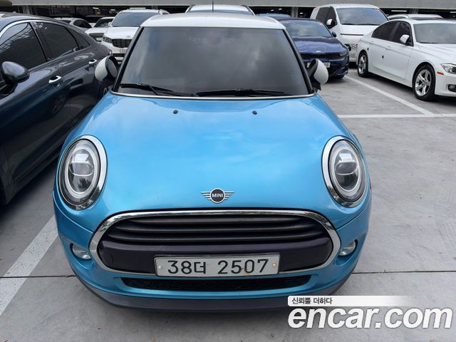 Mini Cooper Fine Leather Edition 3rd — пробег 156 629 км — фото 1 из 5