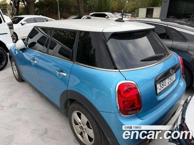 Mini Cooper Fine Leather Edition 3rd — пробег 156 629 км — фото 3 из 5