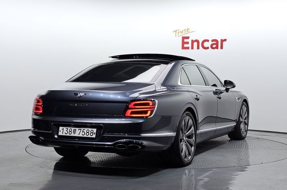 Bentley Flying Spur 4.0 — пробег 32 470 км — фото 2 из 5