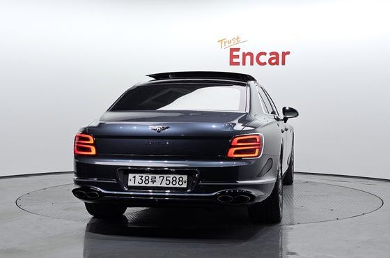 Bentley Flying Spur 4.0 — пробег 32 470 км — фото 4 из 5