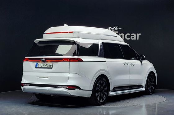 Kia Carnival Gasoline 9-Seater Hi-Limousine Signature — пробег 27 617 км — фото 2 из 5