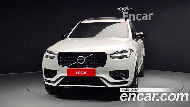 Volvo XC90 T8 R-Design Hybrid — пробег 83 737 км — фото 3 из 5