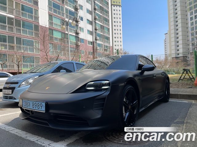 Porsche Taycan GTS — пробег 37 500 км — фото 4 из 5