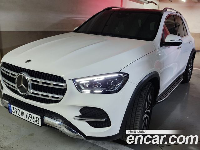 Mercedes-Benz GLE-Class GLE300d 4MATIC — пробег 39 000 км — фото 1 из 5