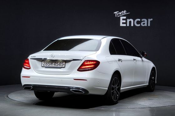 Mercedes-Benz E-Class E250 Avantgarde — пробег 40 244 км — фото 2 из 5