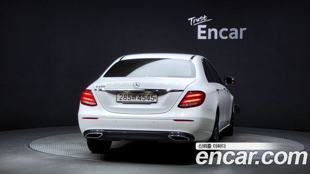 Mercedes-Benz E-Class из Кореи Encar