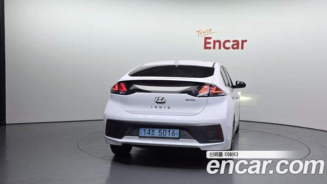 Hyundai Ioniq Q — пробег 107 137 км — фото 4 из 5