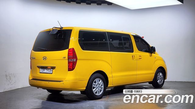 Hyundai Starex 12-Seater Wagon Smart — пробег 150 153 км — фото 2 из 5