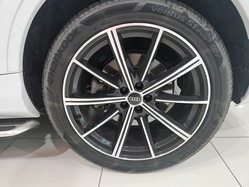 Audi Q7 55 TFSI Quattro Premium — пробег 76 500 км — фото 5 из 5