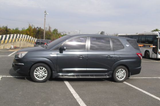 Ssangyong KORANDO 4WD LT 11-seater — пробег 153 446 км — фото 2 из 5