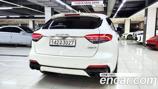 Maserati Levante из Кореи Encar