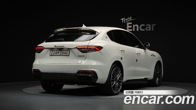 Maserati Levante из Кореи Encar