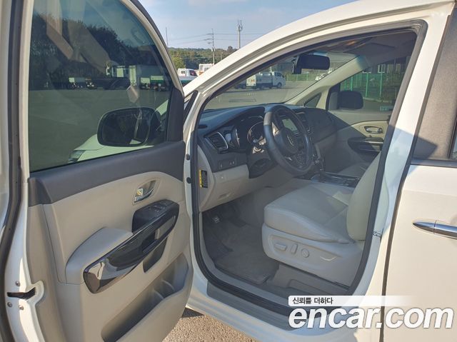 Kia Carnival 9-seater Noblesse — пробег 143 452 км — фото 4 из 5