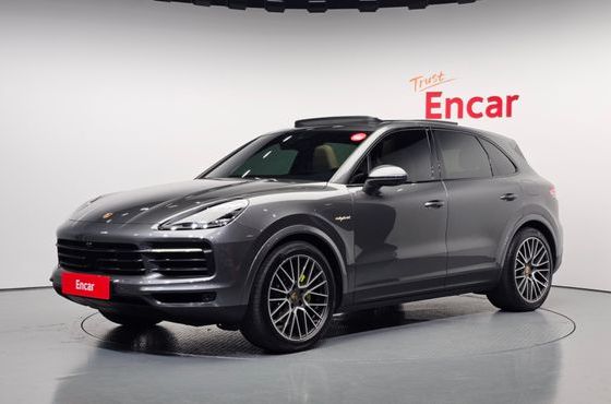 Porsche Cayenne 3.0 E-Hybrid — пробег 70 207 км — фото 1 из 5