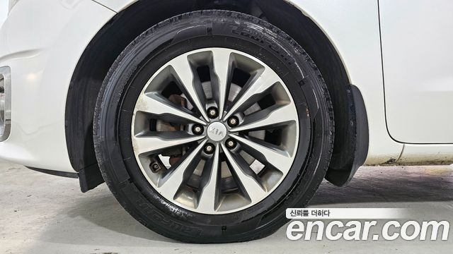 Kia Carnival 9-seater Luxury — пробег 188 716 км — фото 5 из 5