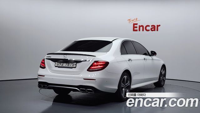 Mercedes-Benz E-Class E220d Avantgarde — пробег 49 328 км — фото 2 из 5