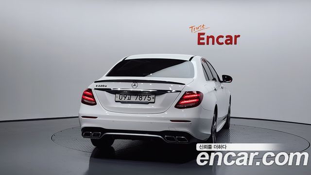 Mercedes-Benz E-Class E220d Avantgarde — пробег 49 328 км — фото 4 из 5