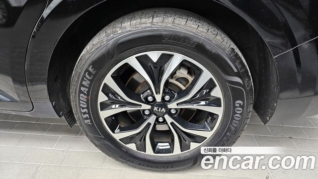 Kia Carnival 9-Seater Prestige — пробег 48 296 км — фото 5 из 5