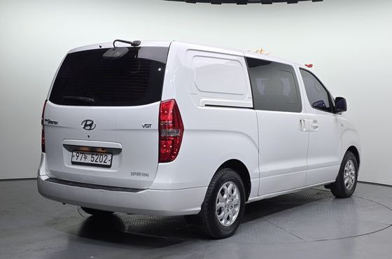 Hyundai Starex 5-Seater VAN CVX Deluxe — пробег 201 634 км — фото 2 из 5