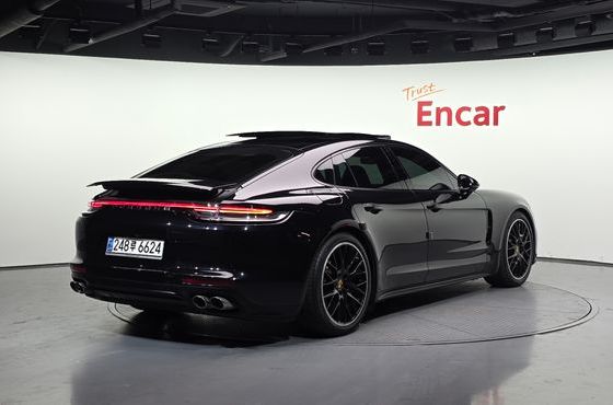 Porsche Panamera 3.0 AWD — пробег 97 876 км — фото 2 из 5