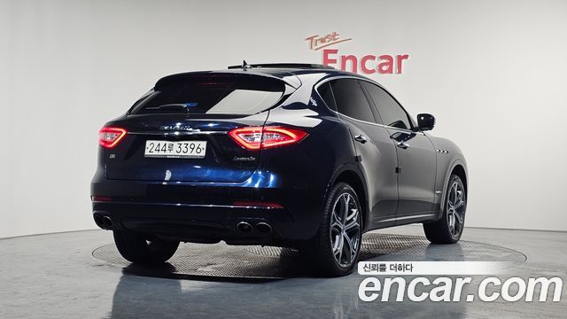 Maserati Levante из Кореи Encar