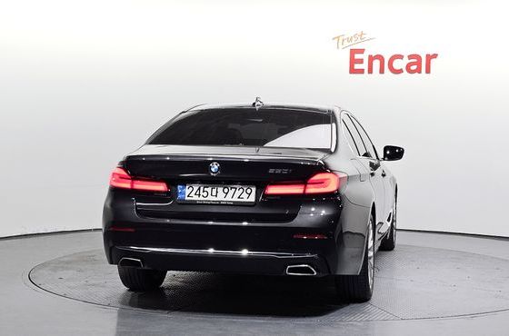 BMW 5-Series 520i Luxury — пробег 90 922 км — фото 4 из 5