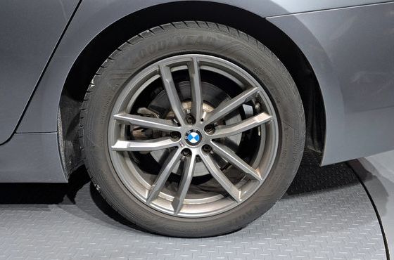 BMW 5-Series 520d xDrive M Sport Package Plus — пробег 56 313 км — фото 5 из 5