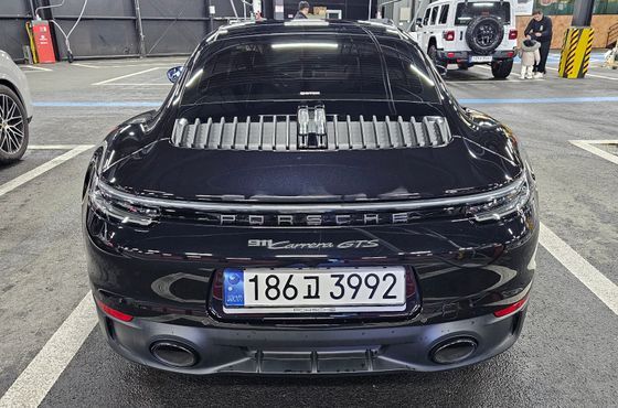 Porsche 911 Carrera GTS — пробег 9 700 км — фото 2 из 5