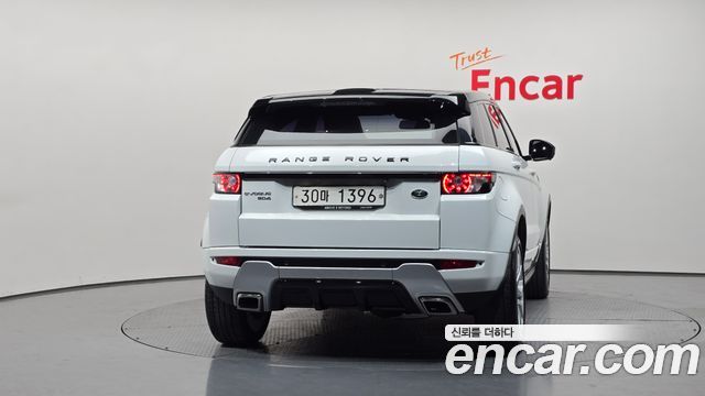 Land Rover Range Rover Evoque 2.2 SD4 Dynamic — пробег 159 949 км — фото 4 из 5
