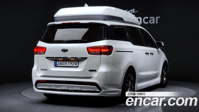 Kia Carnival 7-seater Hi-limousine VIP — пробег 131 697 км — фото 2 из 5