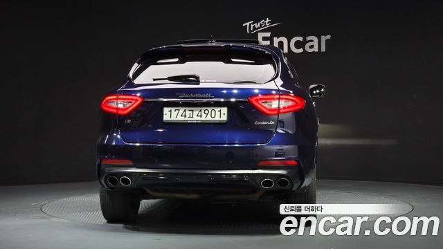 Maserati Levante из Кореи Encar