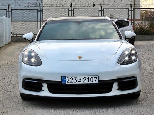 Porsche Panamera 3.0 AWD — пробег 99 808 км — фото 1 из 5