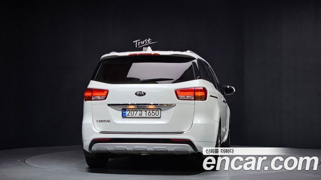 Kia Carnival из Кореи Encar