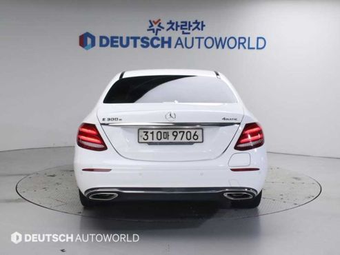 Mercedes-Benz E-Class E300e 4MATIC Exclusive — пробег 77 032 км — фото 4 из 5