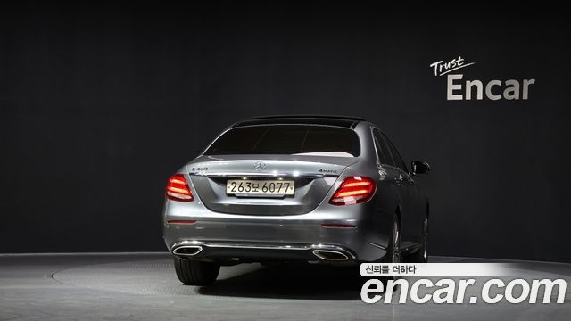 Mercedes-Benz E-Class из Кореи Encar