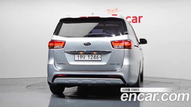 Kia Carnival из Кореи Encar