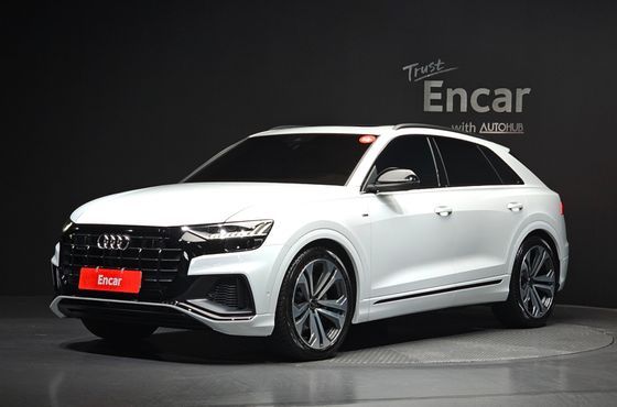 Audi Q8 55 TFSI Quattro Premium — пробег 81 791 км — фото 1 из 5