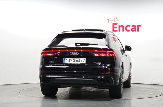 Audi Q8 55 TFSI Quattro Premium — пробег 123 617 км — фото 4 из 5