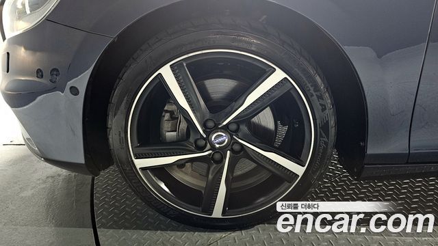 Volvo V40 из Кореи Encar