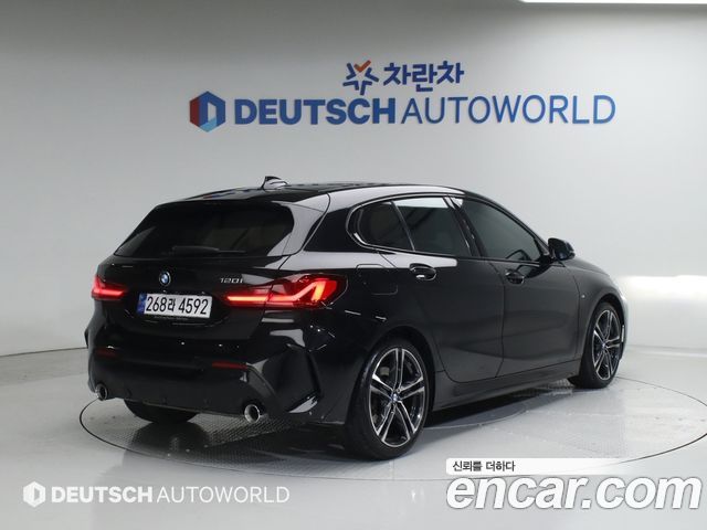 BMW 1-Series 120i M Sports — пробег 48 135 км — фото 3 из 5