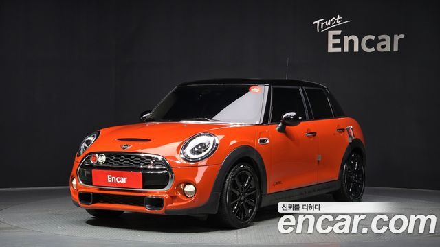 Mini Cooper 5Door Standard 3rd — пробег 63 469 км — фото 1 из 5